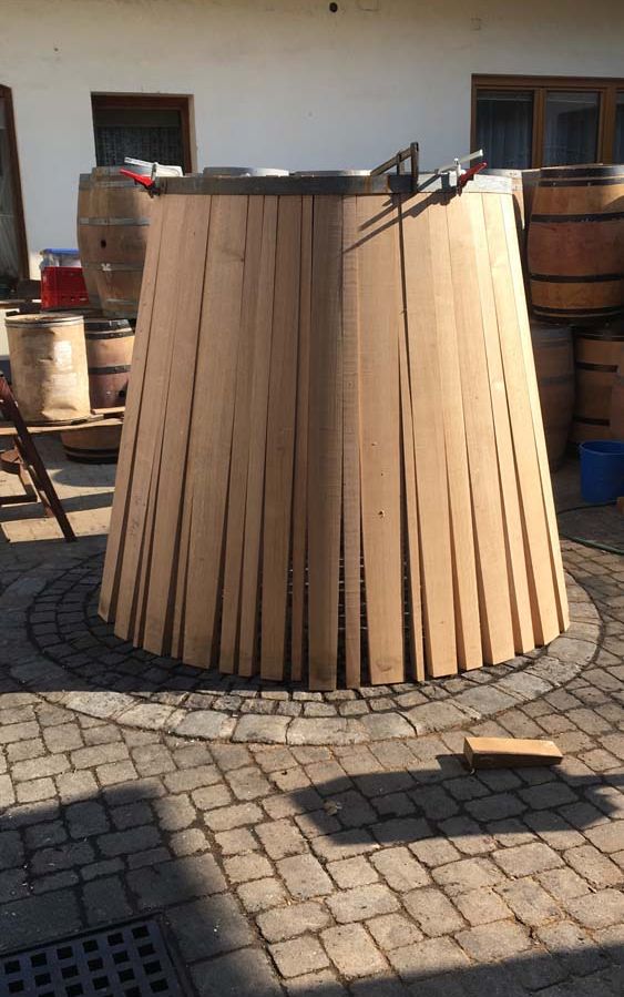 Noch unbereiftes Holzfass